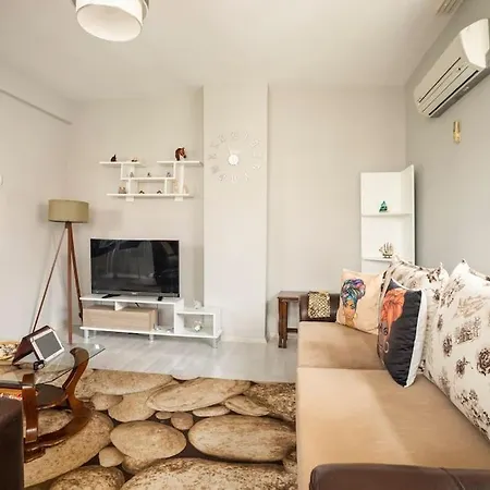 In The Center, Close To The Beach, 100 Mbps Internet, Family House Apartment *