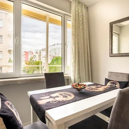 In The Center, Close To The Beach, 100 Mbps Internet, Family House * Antalya