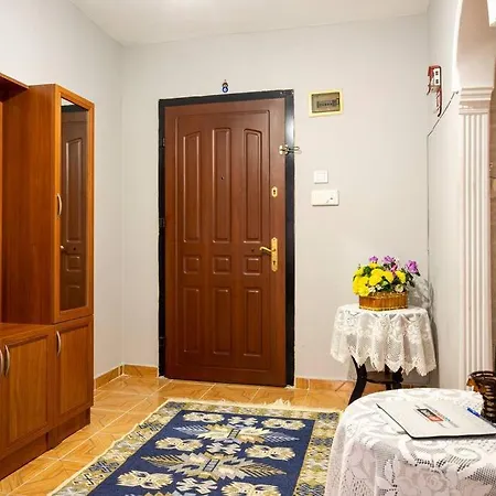 In The Center, Close To The Beach, 100 Mbps Internet, Family House