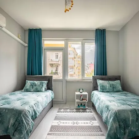 In The Center, Close To The Beach, 100 Mbps Internet, Family House *