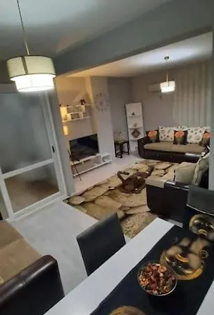 In The Center, Close To The Beach, 100 Mbps Internet, Family House *